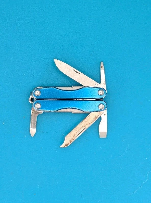 Leatherman Squirt S4 Multi-Tool, Key Ring, Retired, BLUE!