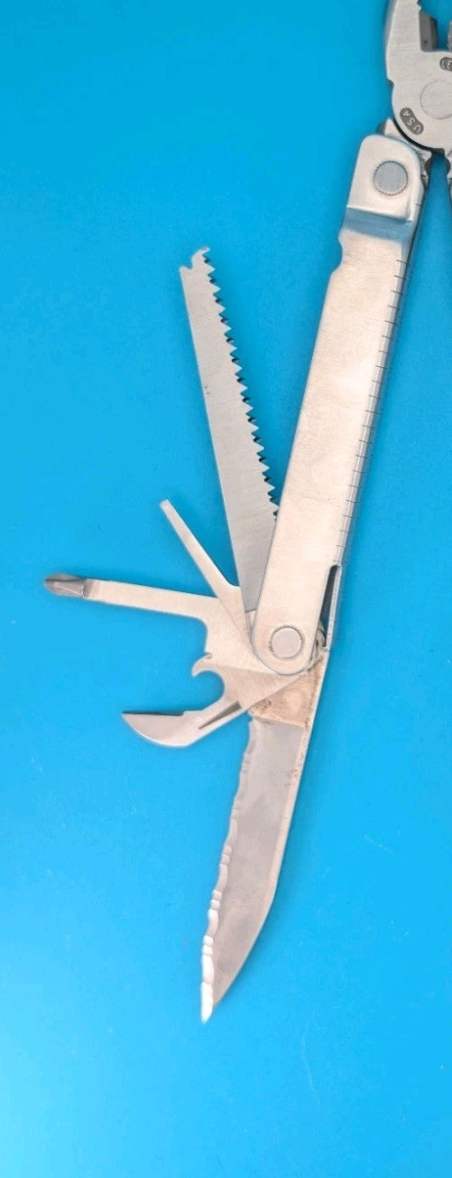 Leatherman Super Tool! With Sheath! 11/99 Date!