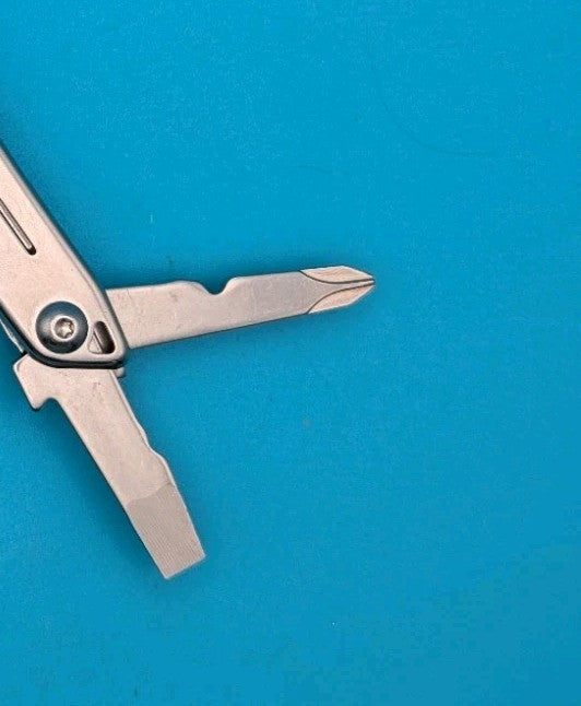 LEATHERMAN WINGMAN MULTI-TOOL! FAST SHIPPING!