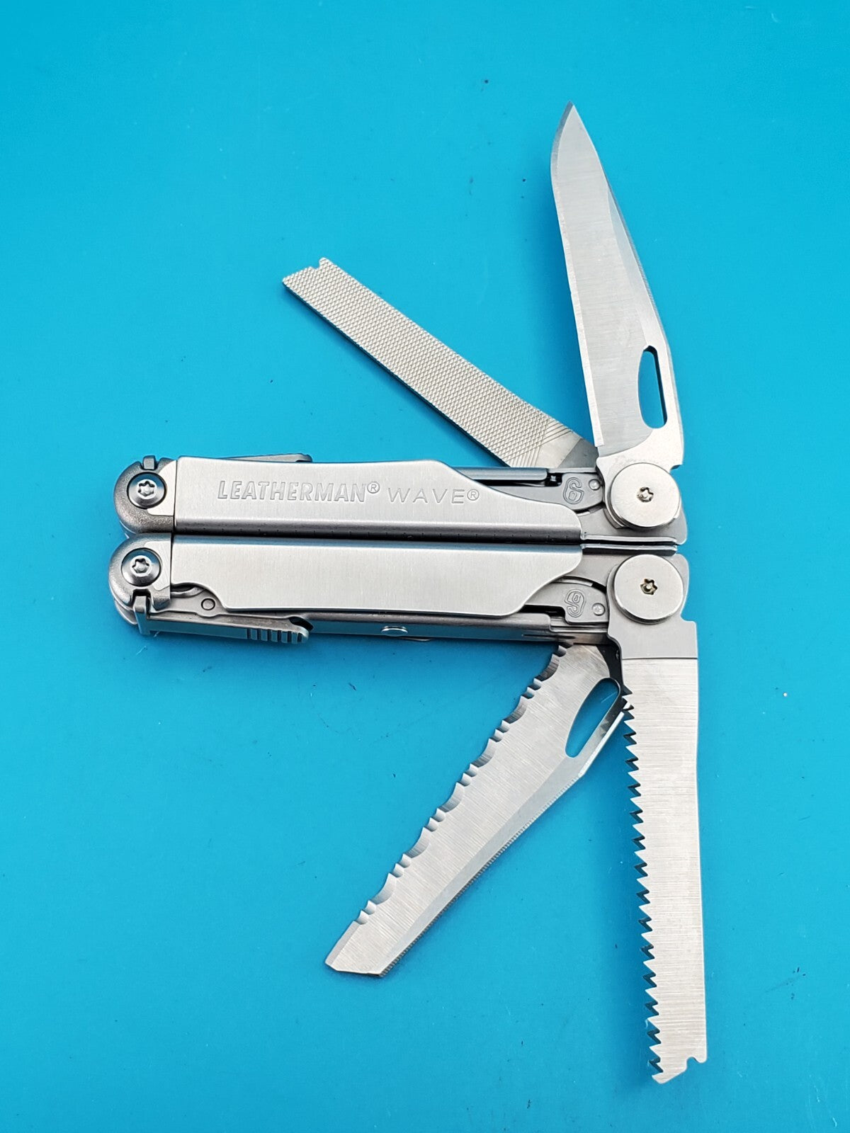 Leatherman Wave Multi-Tool! FAST SHIPPING! WELL MAINTAINED! WITH SHEATH!