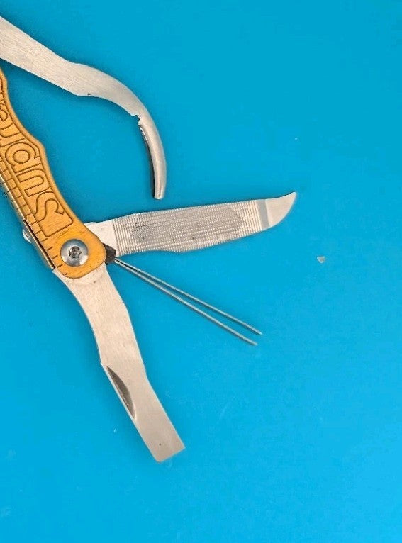 SOG Supreme Gold Snippet Compact Scissors Multi Tool Folding Knife!