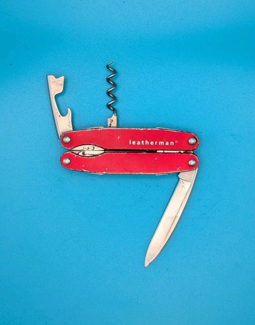 Leatherman Juice C2 Red Multi Tool! RETIRED! USED