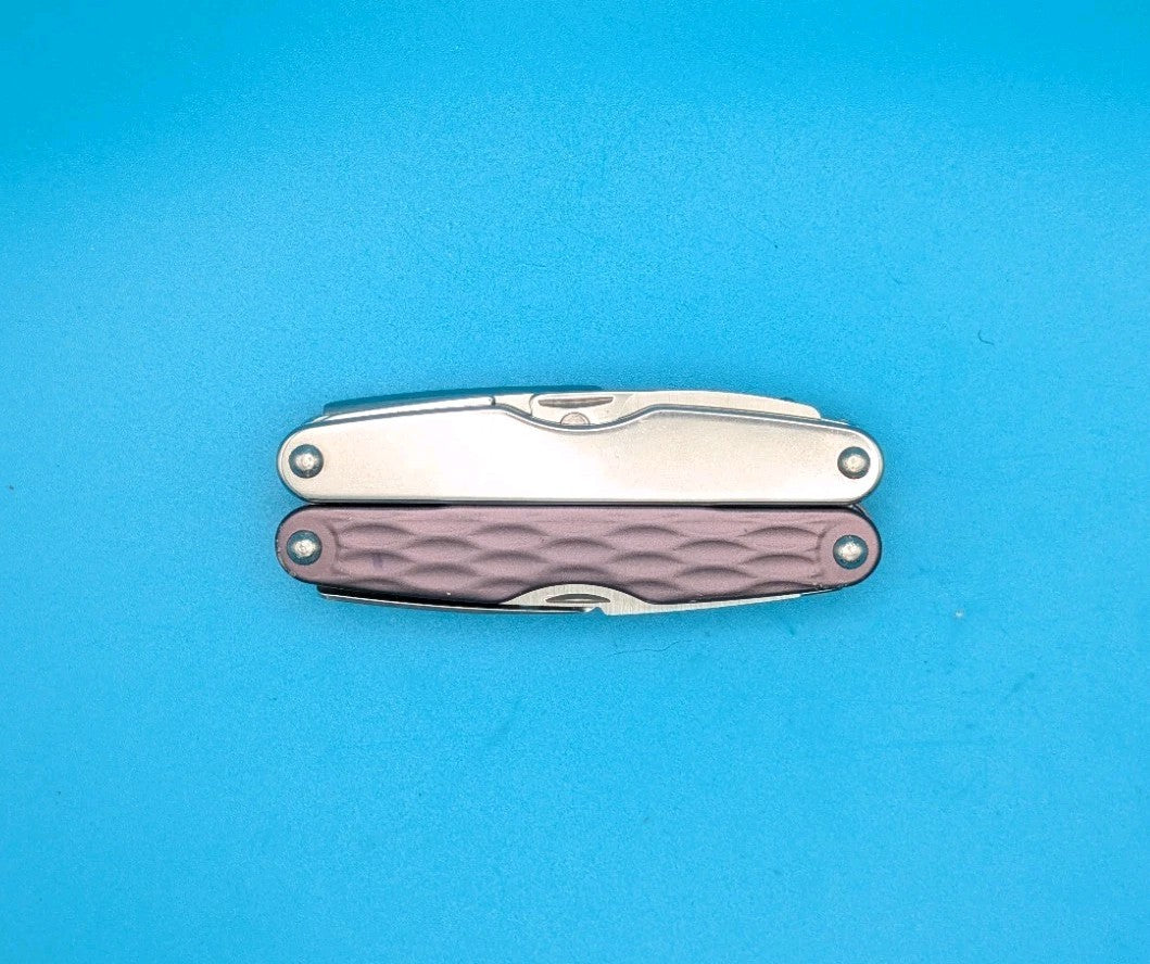 Leatherman Juice CS4 Multi Tool! Retired! Granite Gray!
