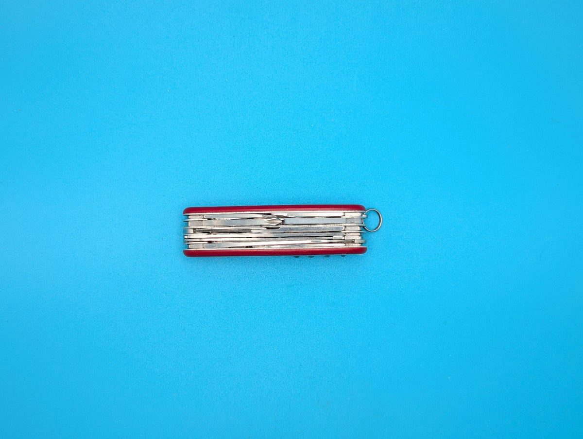 Victorinox Outdoorsman Marlboro Unlimited Swiss Army Knife Multi Tool!