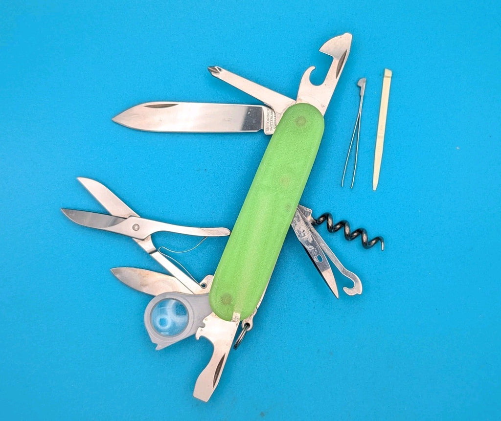 CUSTOM VICTORINOX EXPLORER GLOW IN THE DARK SWISS ARMY KNIFE MULTI TOOL! 91mm