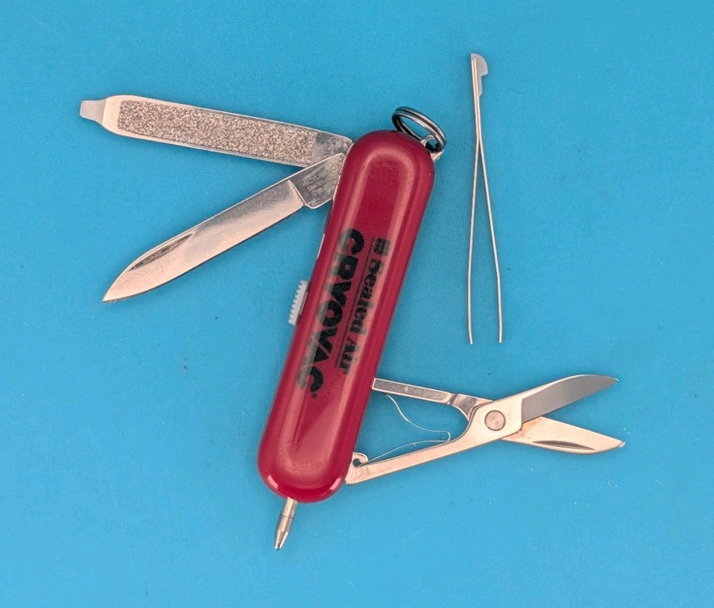 Victorinox Signature Swiss Army Knife Multi Tool! Red! *CRYOVAC*