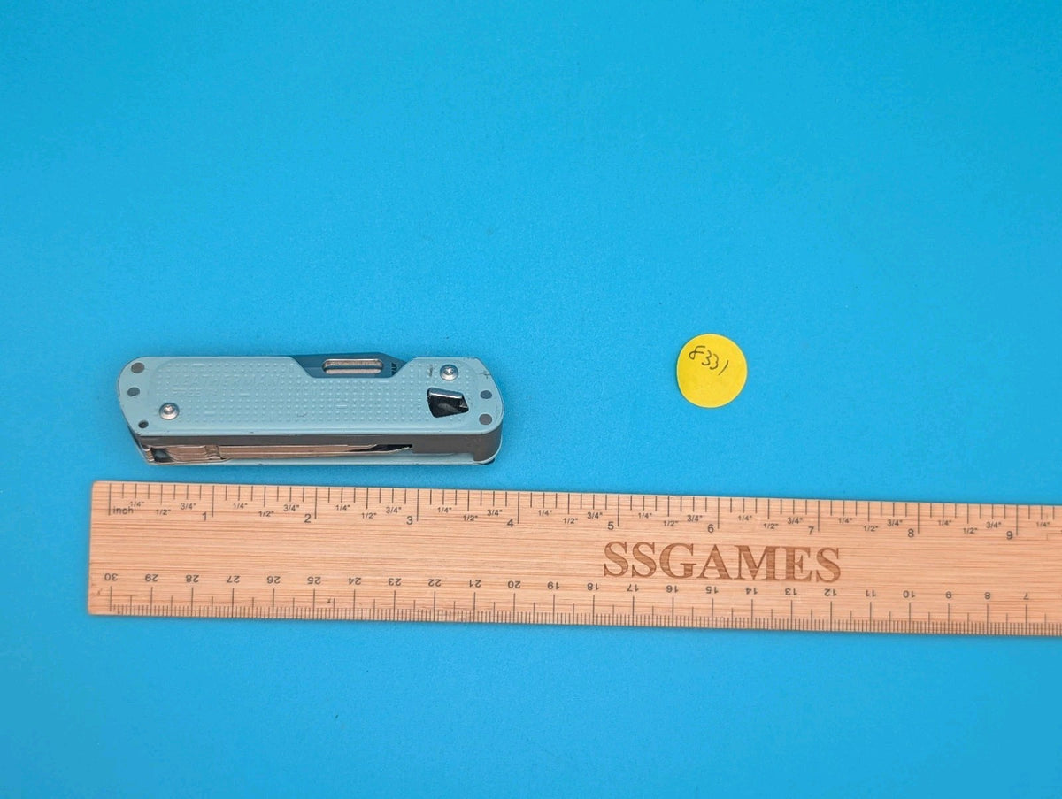 Leatherman FREE T4 Pocket Knife Multi-tool! Teal! RETIRED!