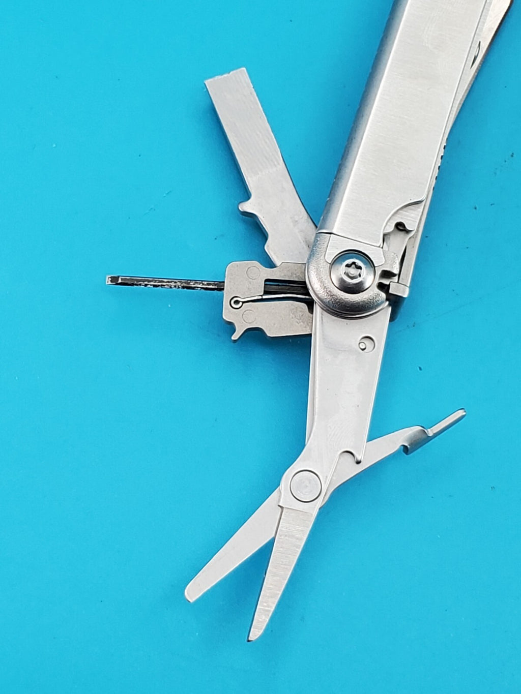 Leatherman Wave Multi-Tool, Well Maintained with Sheath