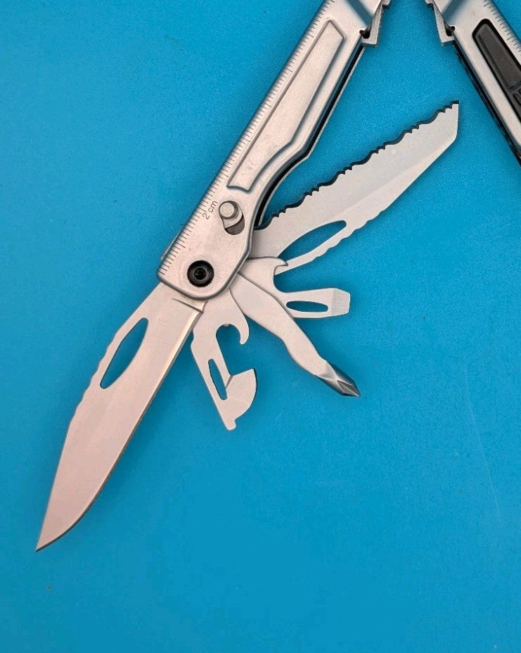 Retired SOG PowerPlay Knife Pliers Multi Tool!