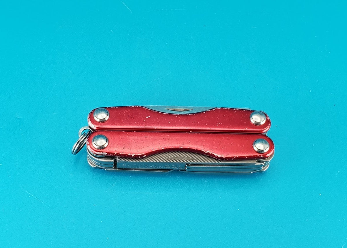 Leatherman Squirt P4 Multi-Tool, Key Ring, Retired, Red