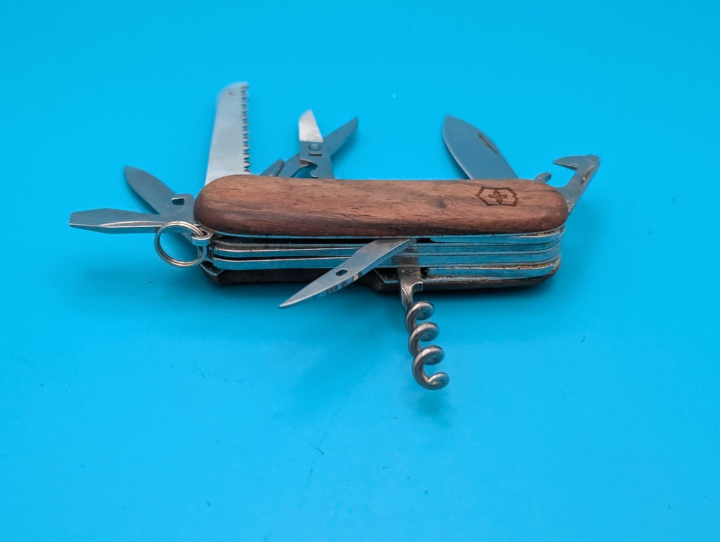 Victorinox Delemont EvoWood 17 Swiss Army Knife Multi-Tool!