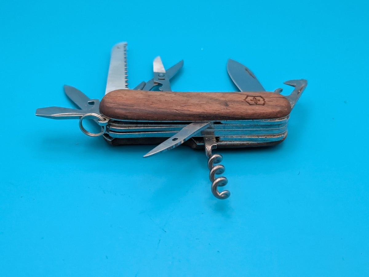 Victorinox Delemont EvoWood 17 Swiss Army Knife Multi-Tool!