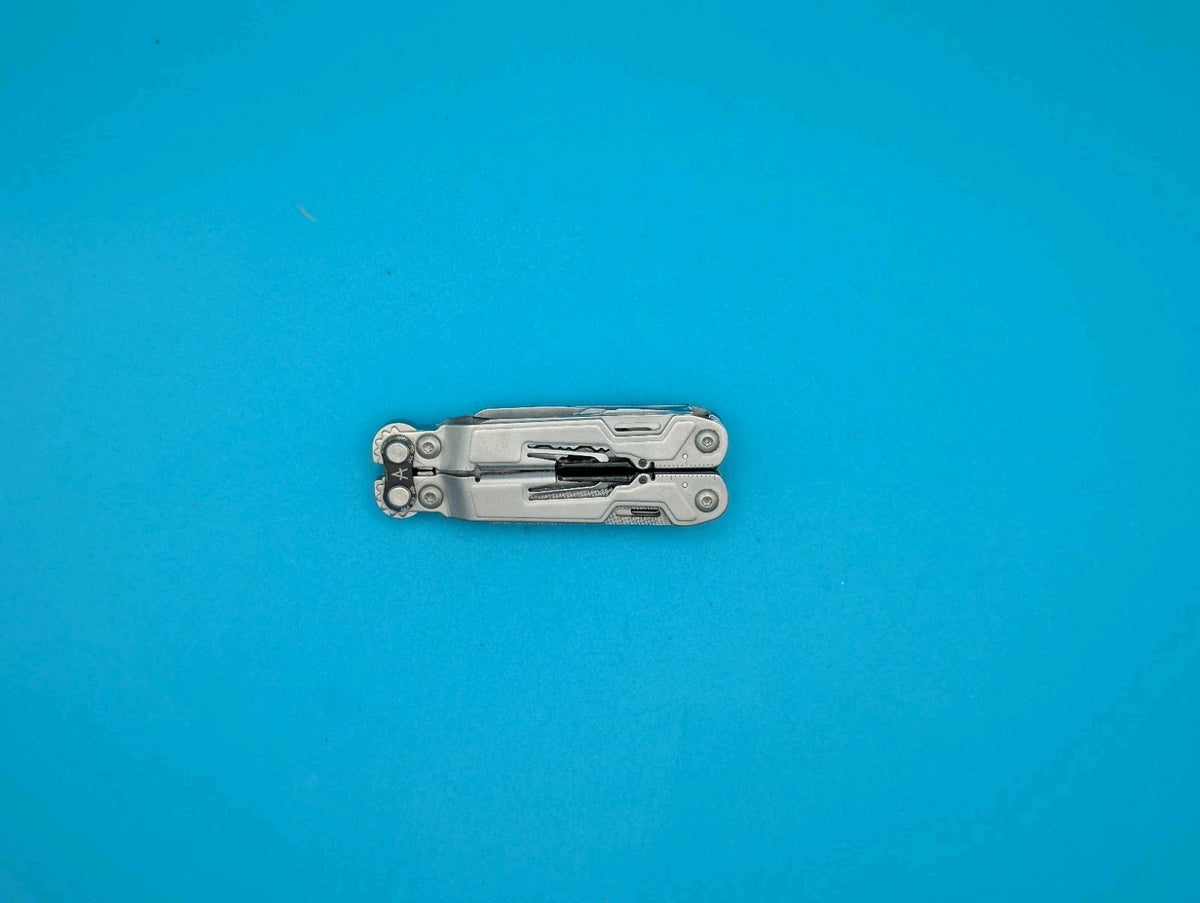 SOG PowerPint Tool Compact Lightweight Silver Multi-Tool!