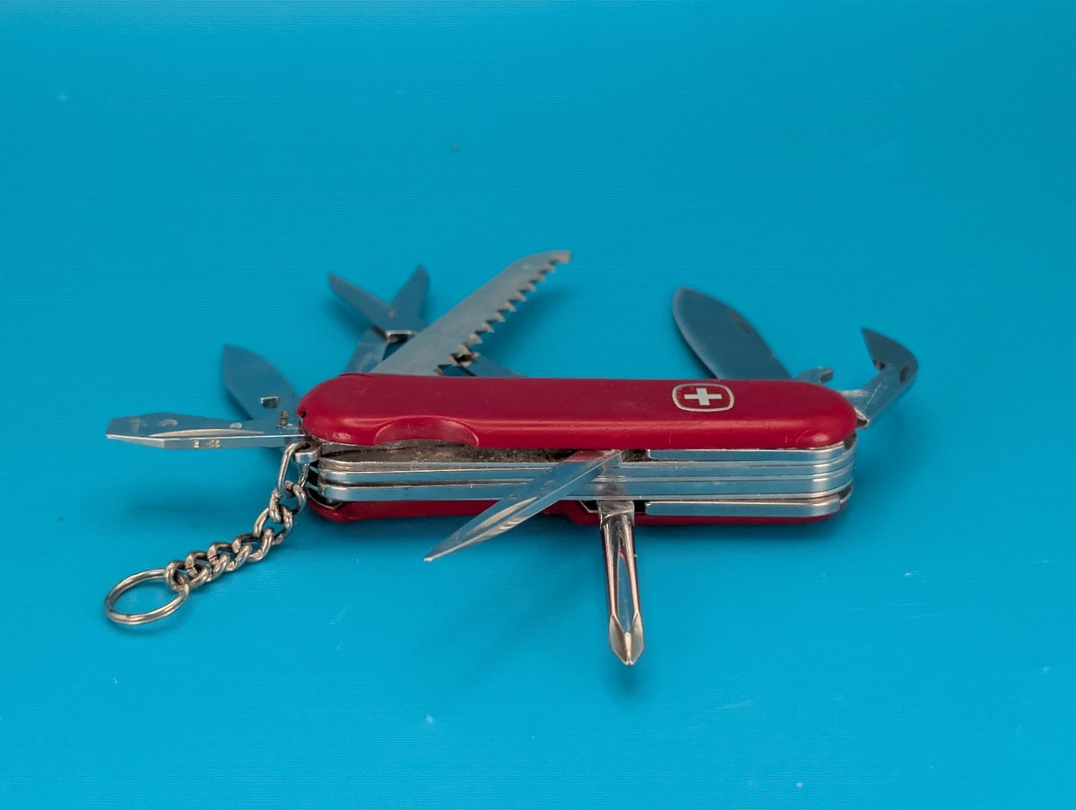 Wenger Model 1.18.13 Swiss Army Knife Multi Tool!