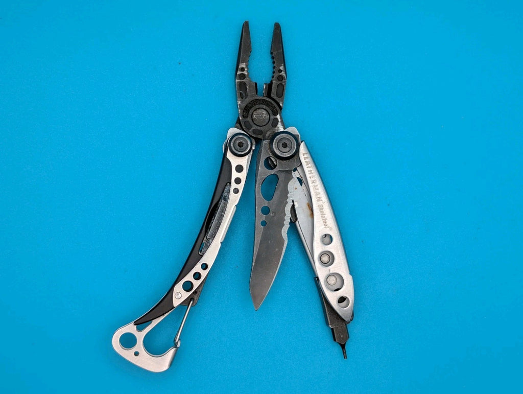 Leatherman Skeletool Multi Tool - Combo Edge Blade Knife Pliers Carabiner