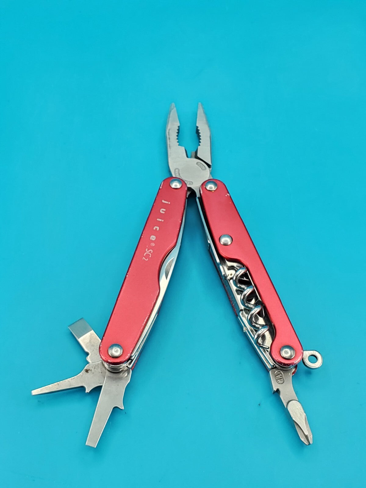 Leatherman Juice SC2 Red Retired Knife Multi Tool! RARE!
