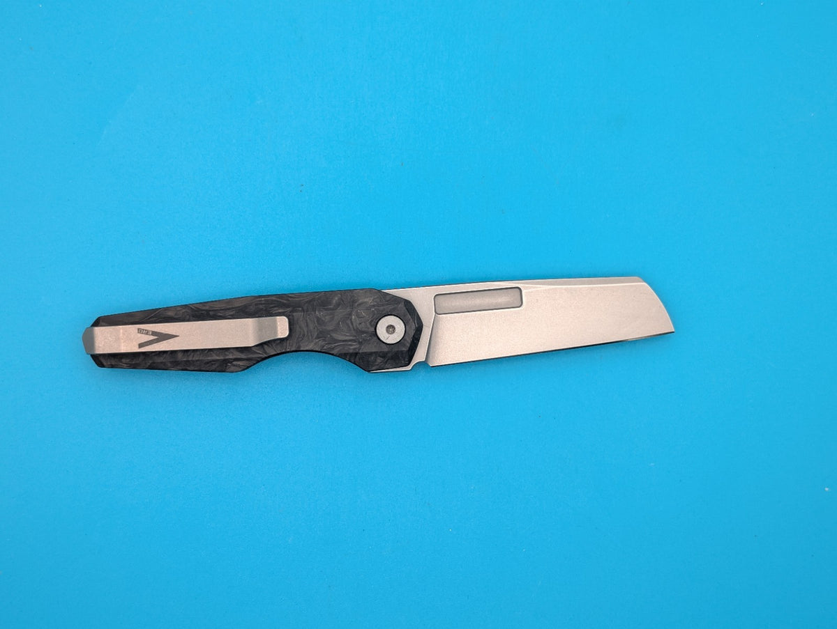 Vero Engineering Neuron, Marbled Carbon Fiber Handle, Belt Satin M390