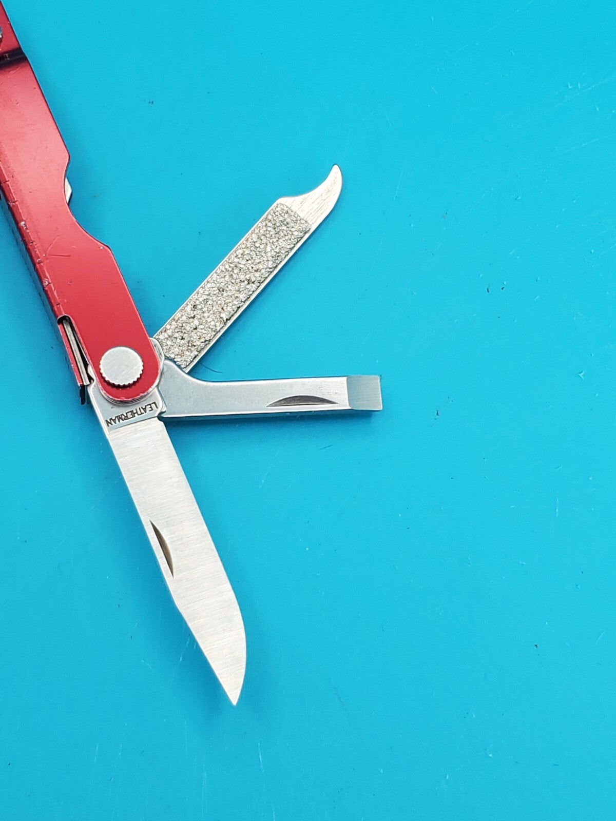 Leatherman Micra Multi-Tool, Knife, Scissors, Key Ring, Red, Carolyn