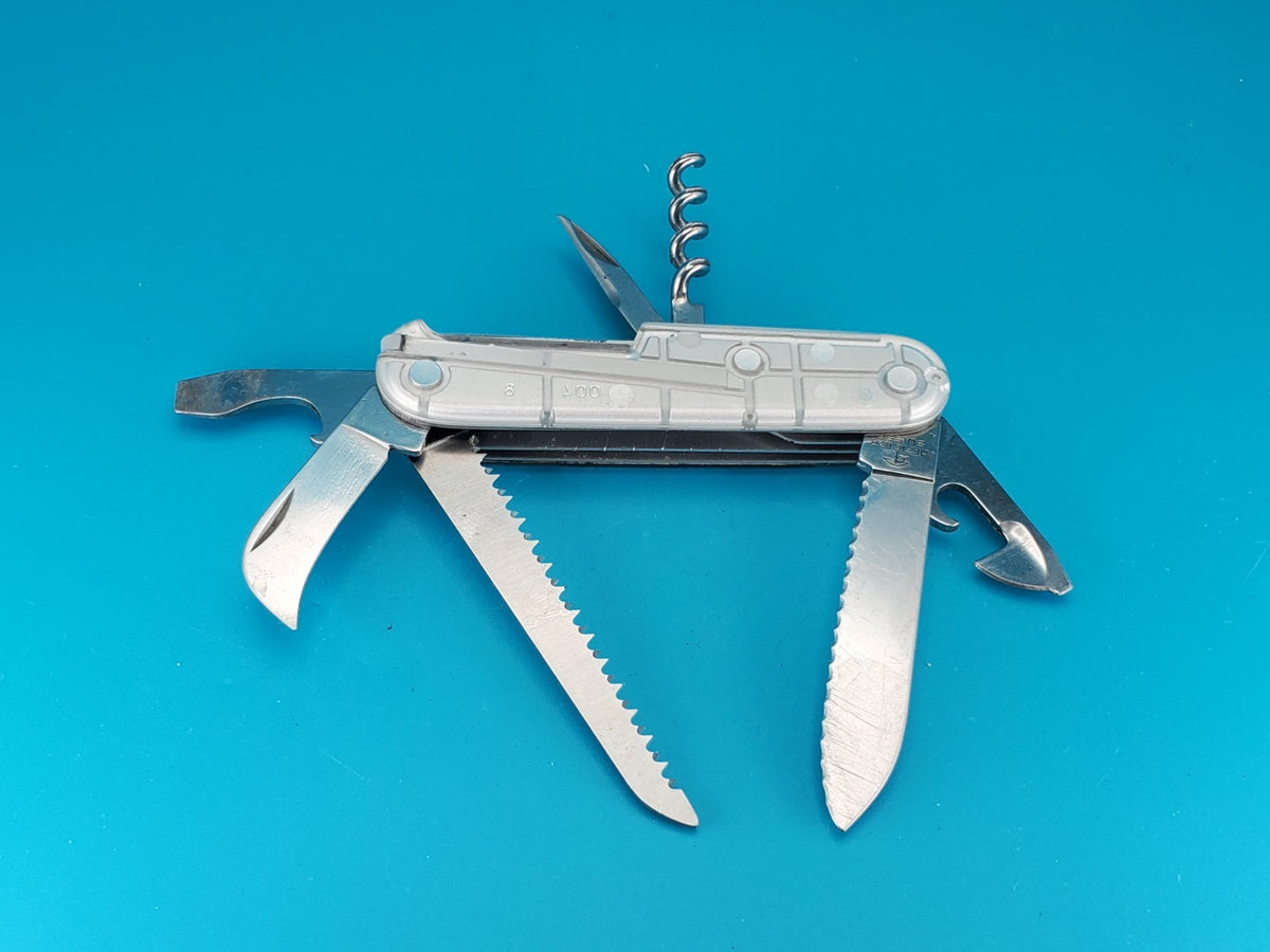 Victorinox Campingmesser Swiss Army Knife with Serrated & Pruning Blades! RARE