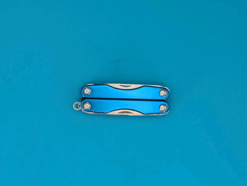 Leatherman Squirt S4 Multi-Tool, Key Ring, Retired, BLUE!