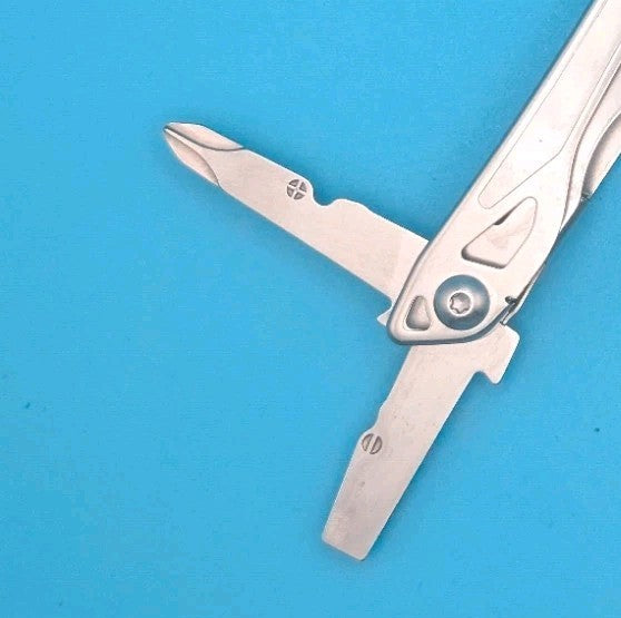 LEATHERMAN WINGMAN MULTI-TOOL! FAST SHIPPING!