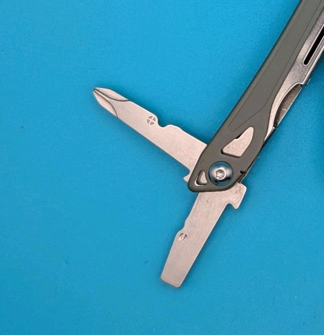 Leatherman Sidekick Multi-Tool, Knife, Pliers, Saw, Lime Green!