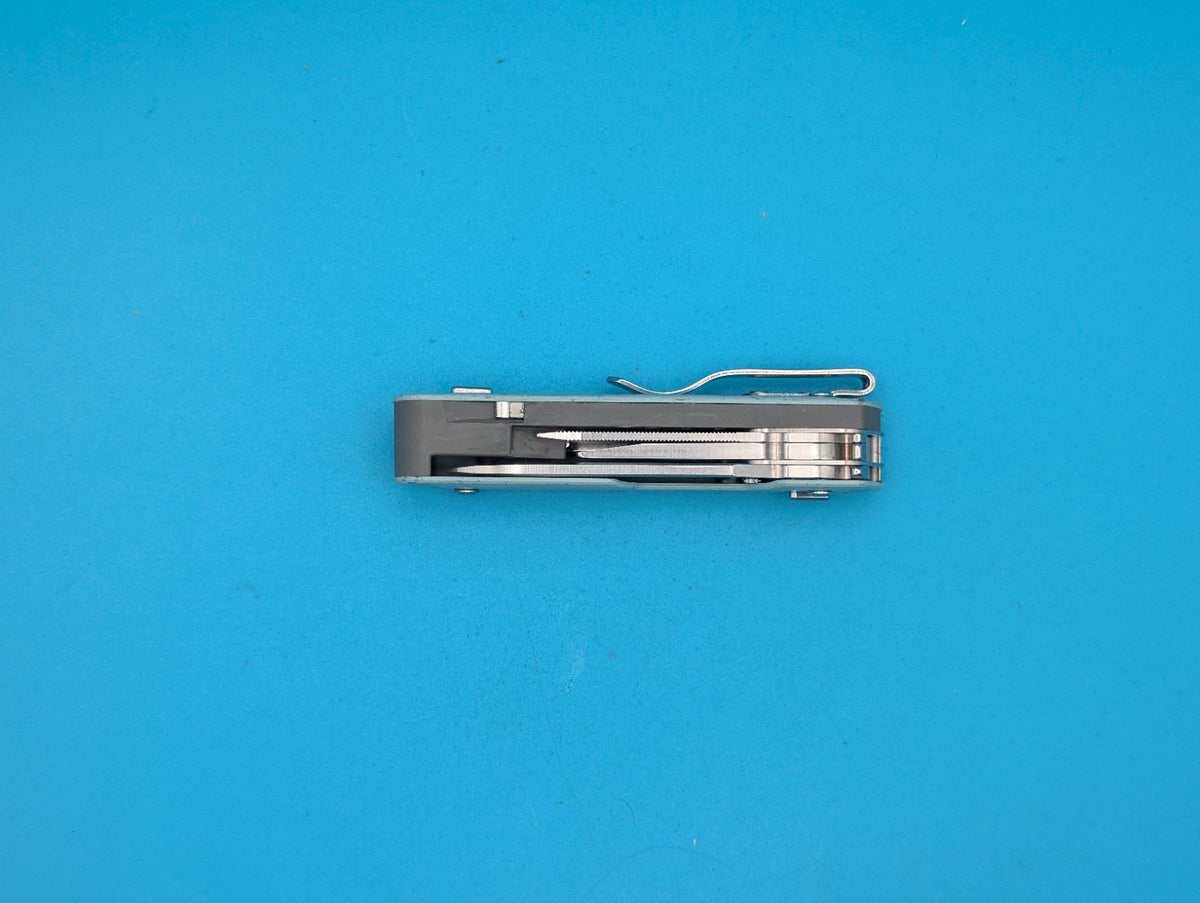 Leatherman FREE T4 Pocket Knife Multi-tool! Teal! RETIRED!