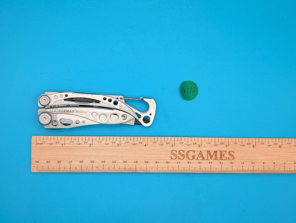 LEATHERMAN Skeletool Multi Tool - Combo Edge Blade Knife Pliers Carabiner!!!