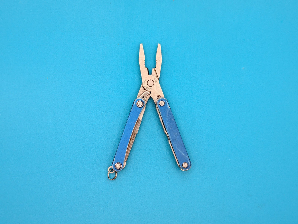 Leatherman SQUIRT PS4 Multi-Tool With Pliers Scissors Knife BLUE!