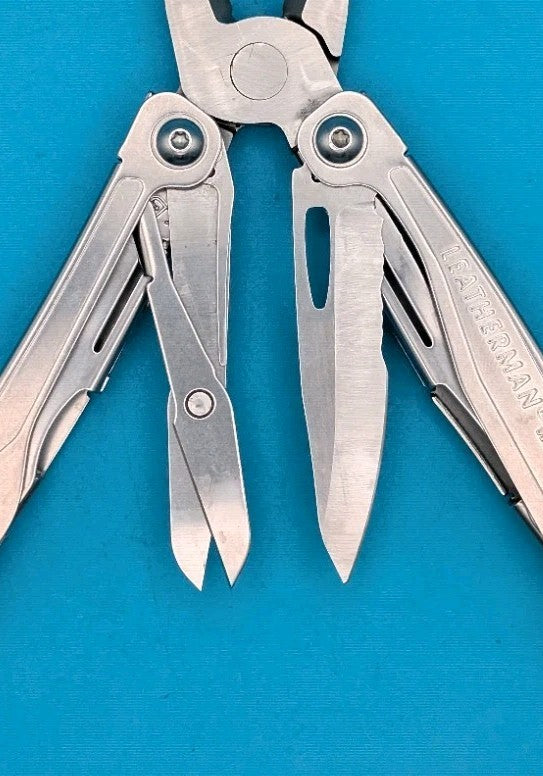LEATHERMAN WINGMAN MULTI-TOOL! FAST SHIPPING!
