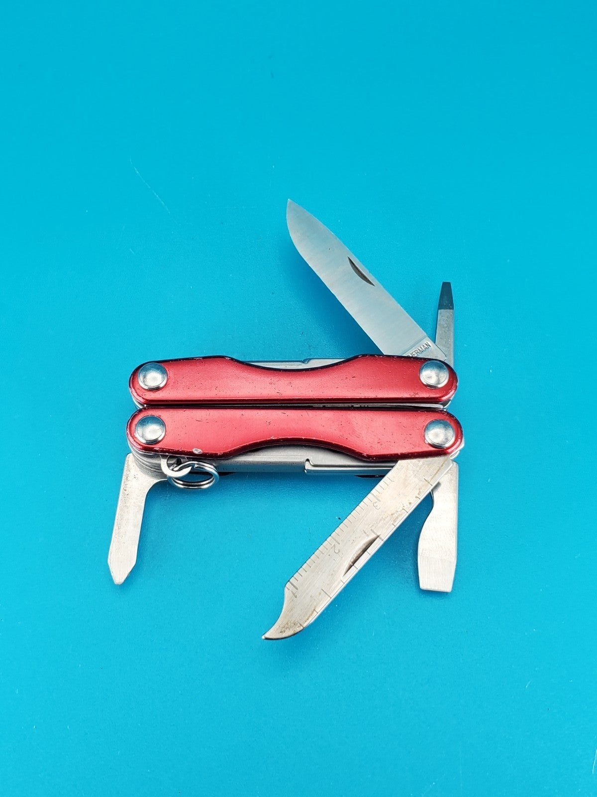 Leatherman "Squirt S4" Stainless Steel Multi Tool - RED!