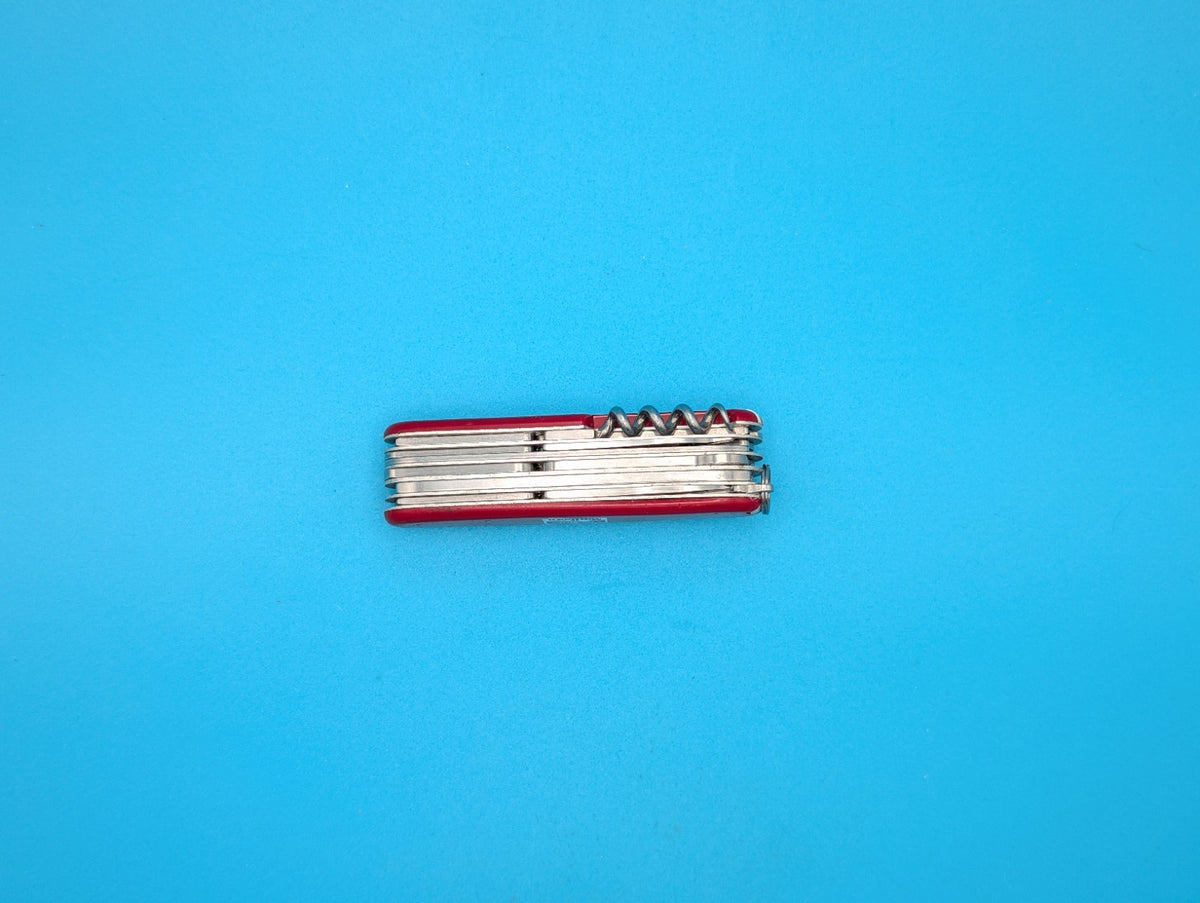 Victorinox Outdoorsman Marlboro Unlimited Swiss Army Knife Multi Tool!