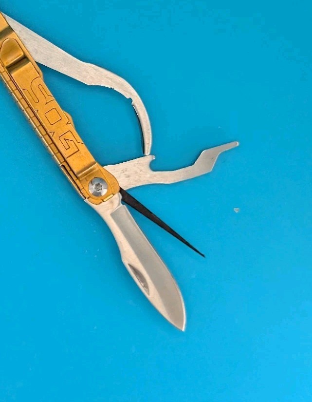 SOG Supreme Gold Snippet Compact Scissors Multi Tool Folding Knife!