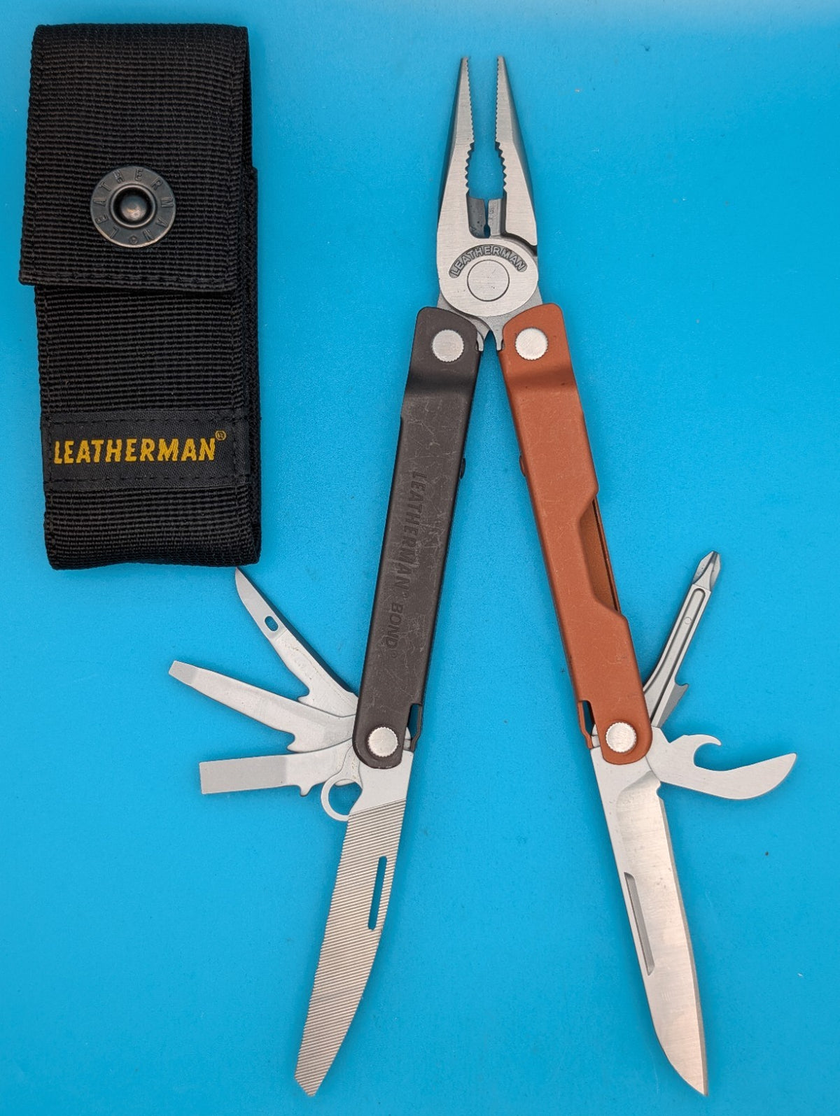 LEATHERMAN Bond Multitool, Stainless Steel Everyday Tool! With Sheath!