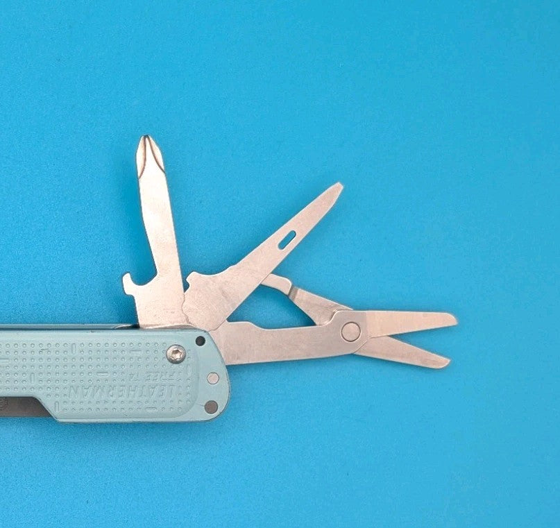 Leatherman FREE T4 Pocket Knife Multi-tool! Teal! RETIRED!