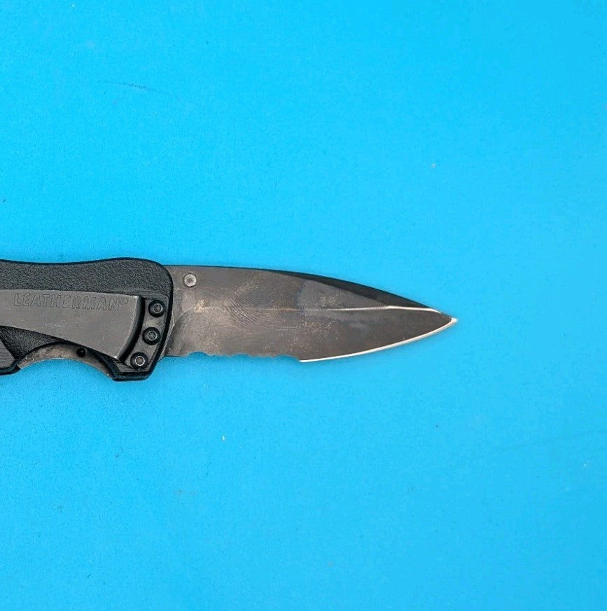 Leatherman Crater C33X Combo Edge Pocket Knife! Black!