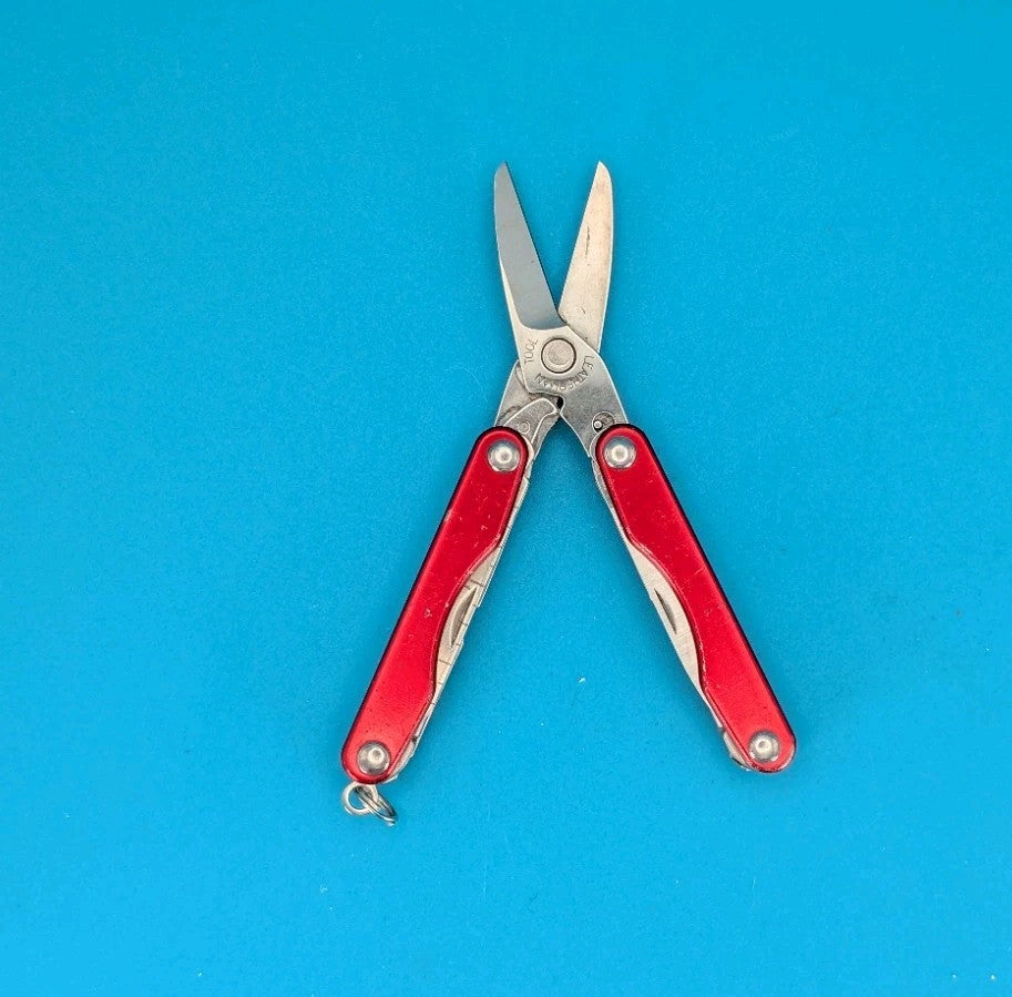 Leatherman Squirt S4 Multi-Tool, Key Ring, Retired, RED!