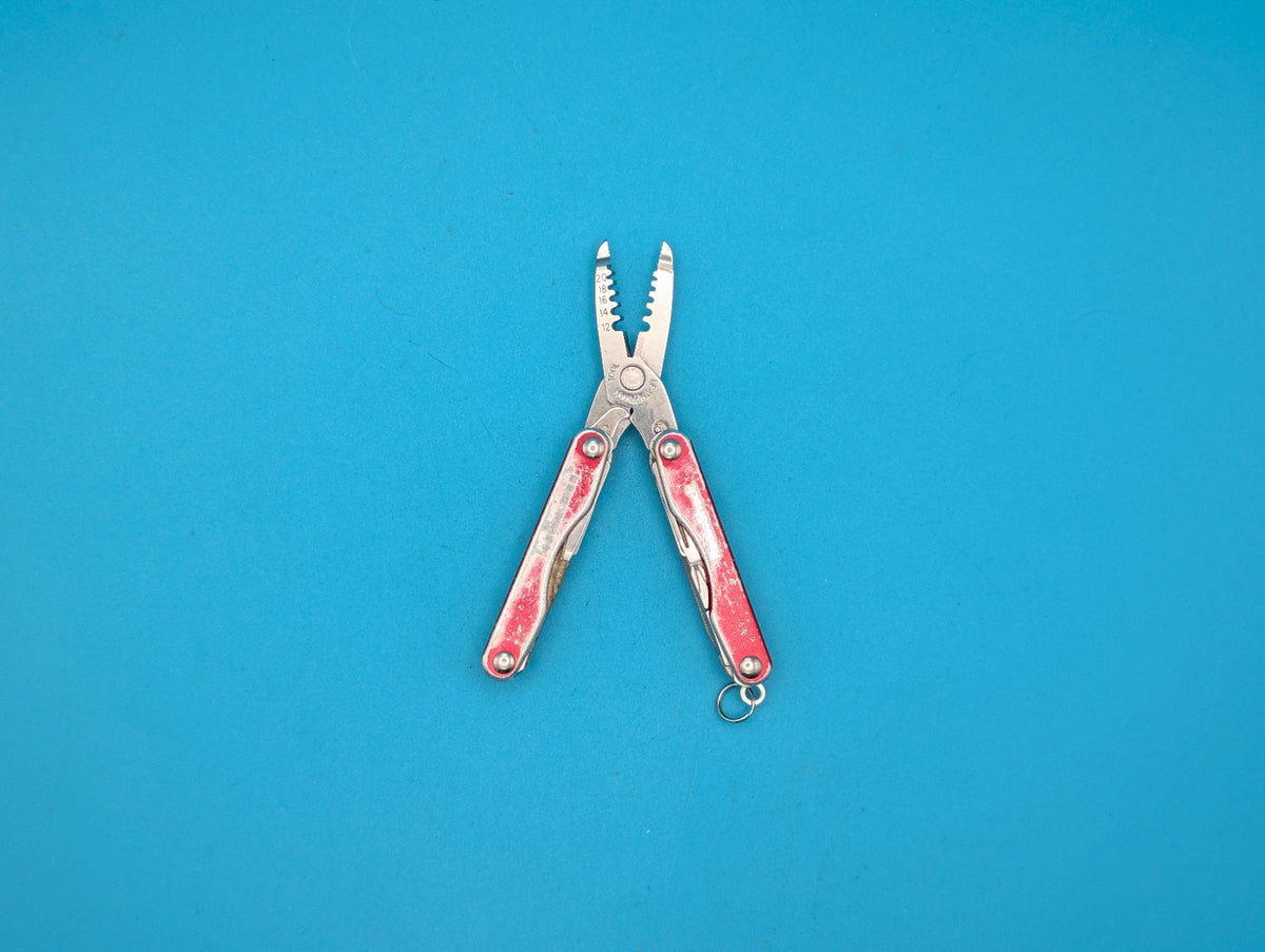 Leatherman Squirt ES4 USA Radio Shack! Limited Edition!