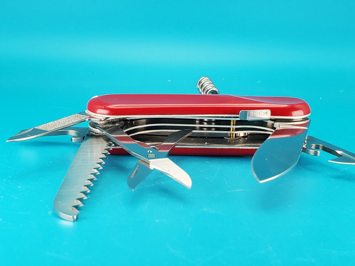 Victorinox Evo S17 Red Swiss Army Knife Multi Tool! NICE!