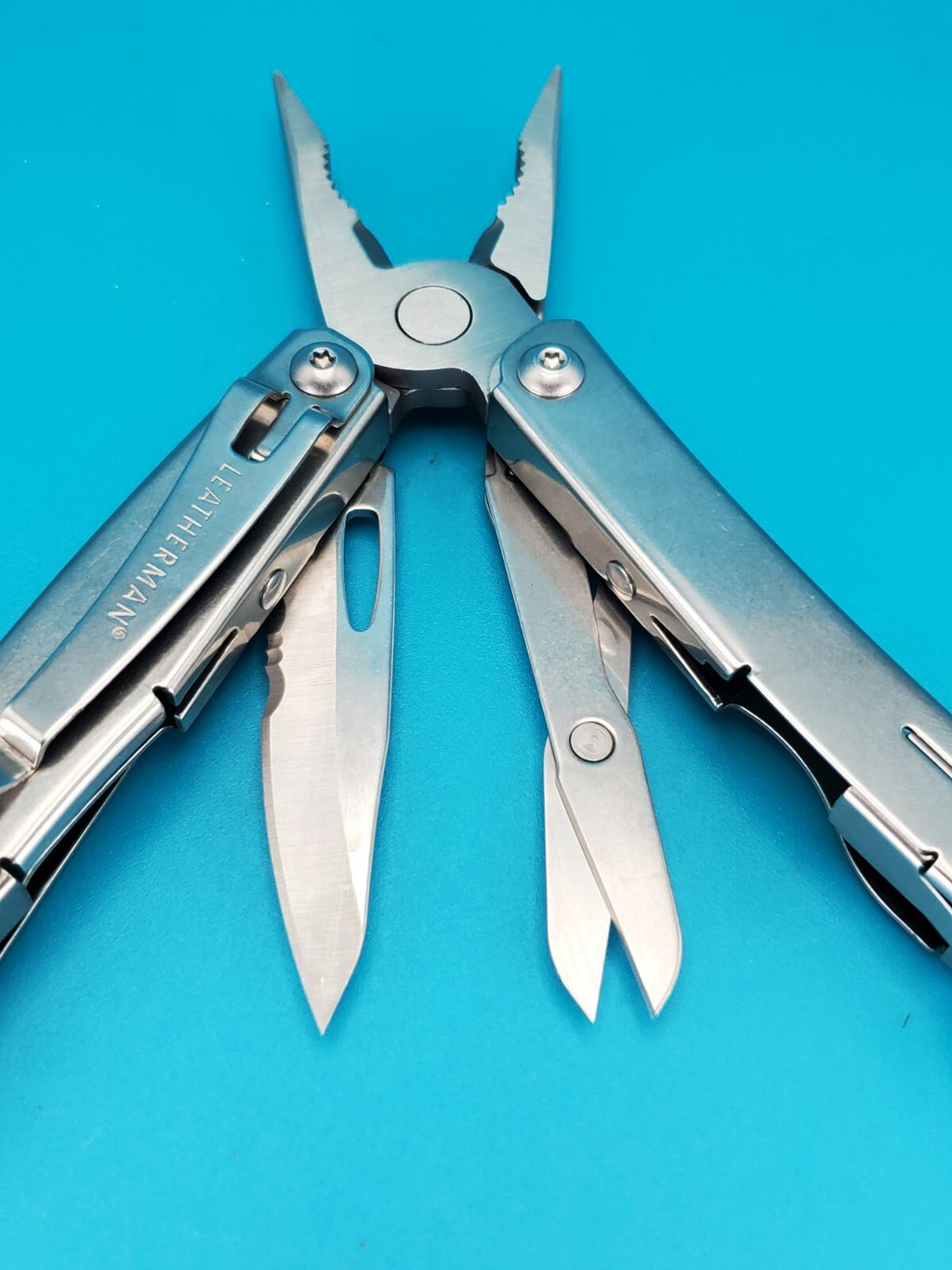 LEATHERMAN WINGMAN MULTI-TOOL! FAST SHIPPING! WITH SHEATH!