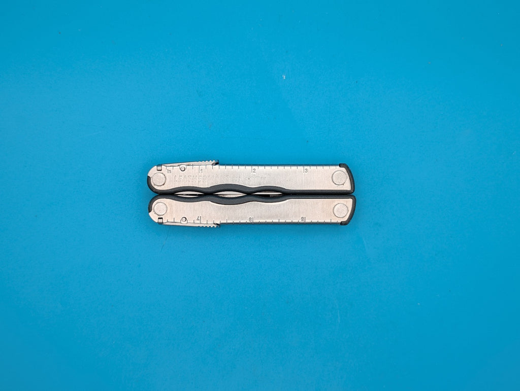 Leatherman BLAST Multi-Tool! *MISSING SMALL EYELGASS SCREWDRIVER*