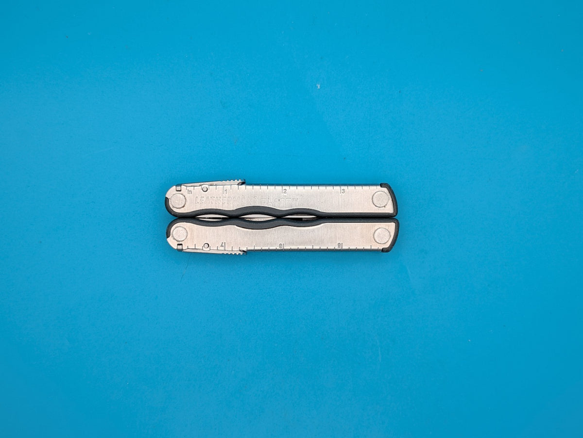 Leatherman BLAST Multi-Tool! *MISSING SMALL EYELGASS SCREWDRIVER*