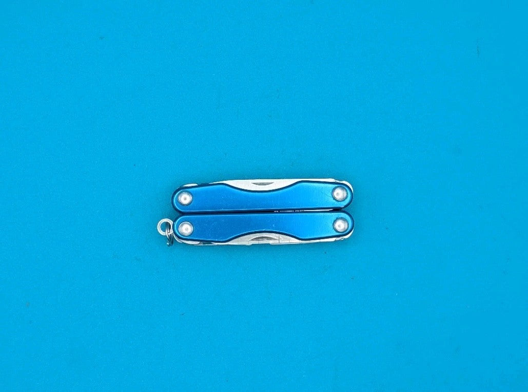 Leatherman Squirt S4 Multi-Tool, Key Ring, Retired, BLUE!