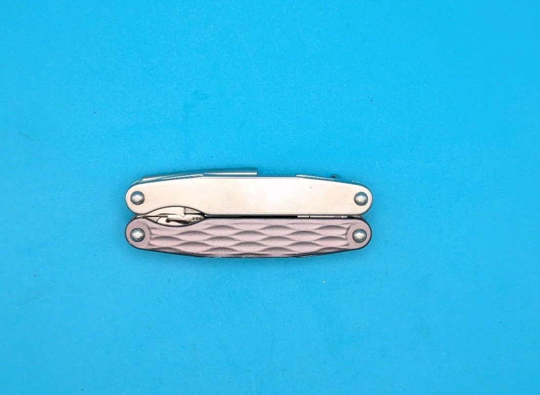 Leatherman Juice C2 Granite Gray Multi Tool! RETIRED!