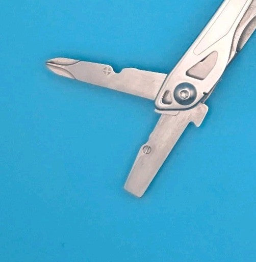 LEATHERMAN WINGMAN MULTI-TOOL! FAST SHIPPING!