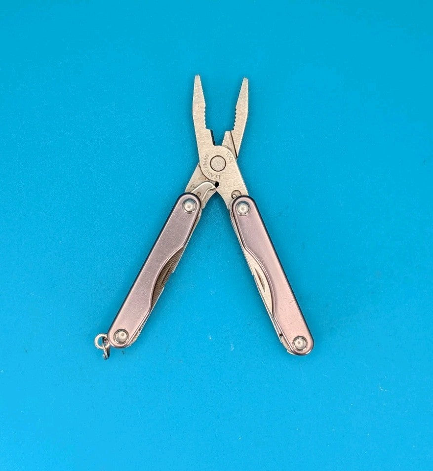 Leatherman Squirt P4 Multi-Tool, Key Ring, Retired, Gray