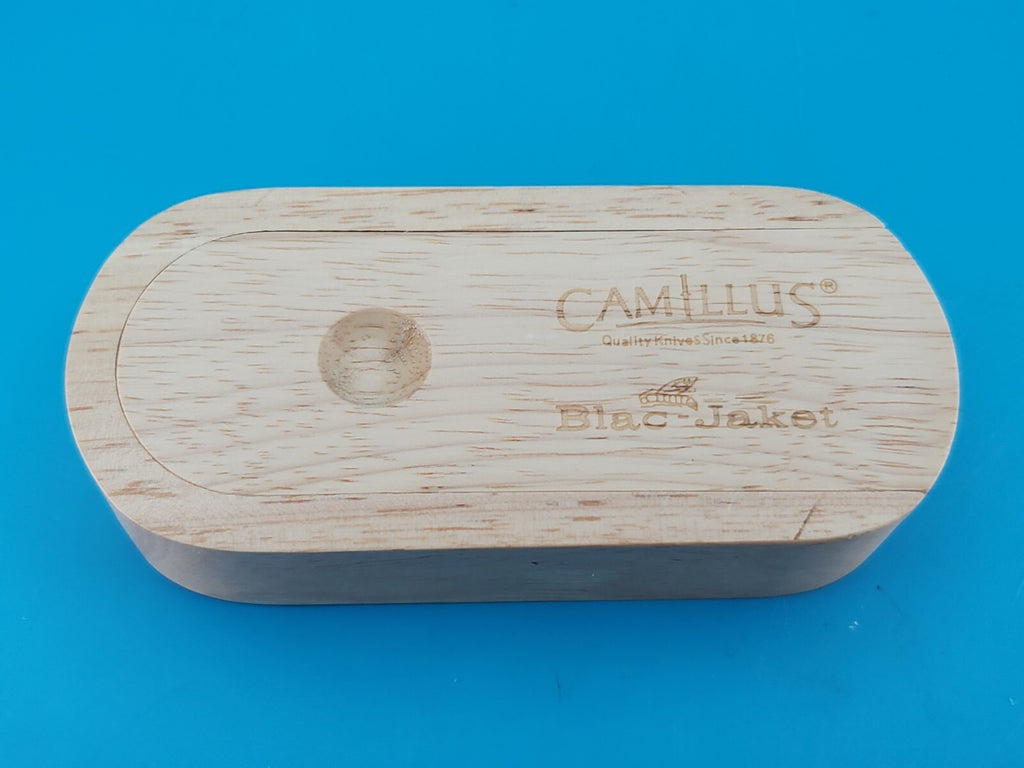 Camillus Muskrat Knife Blac-Jaket with Wood Box!