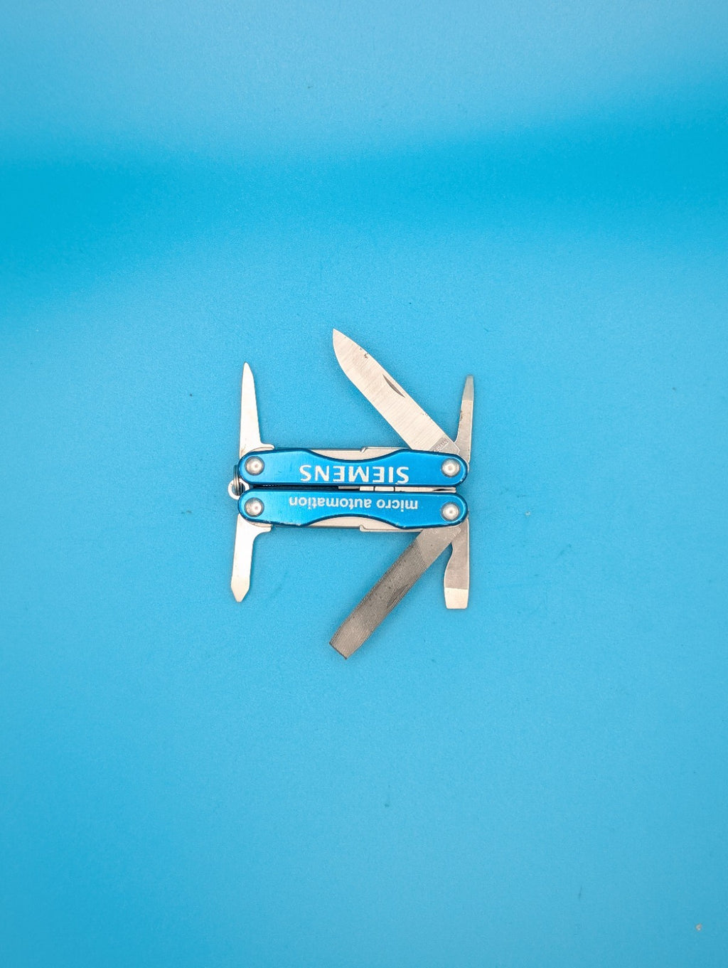 Leatherman Squirt P4 Multi-Tool, Key Ring, Retired, BLUE! *SIEMENS*