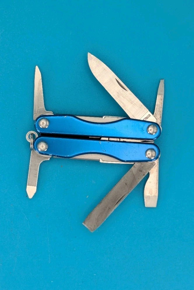 Leatherman Squirt P4 Multi-Tool, Key Ring, Retired, Blue