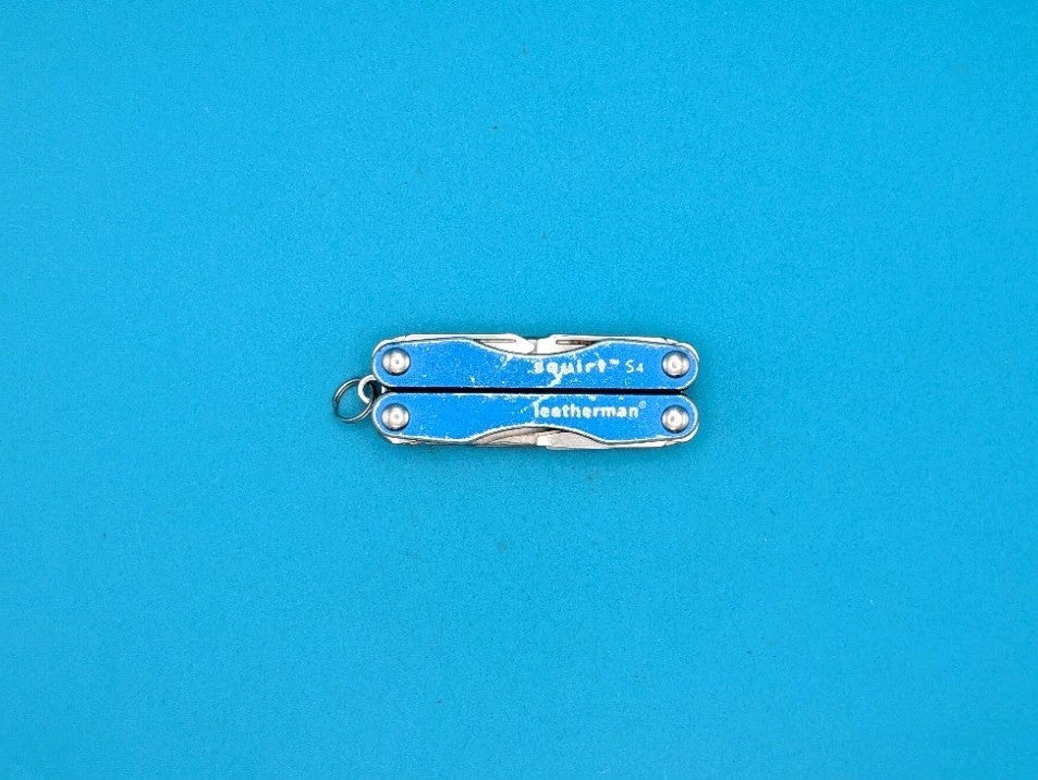Leatherman "Squirt S4" Stainless Steel Multi Tool - BLUE!